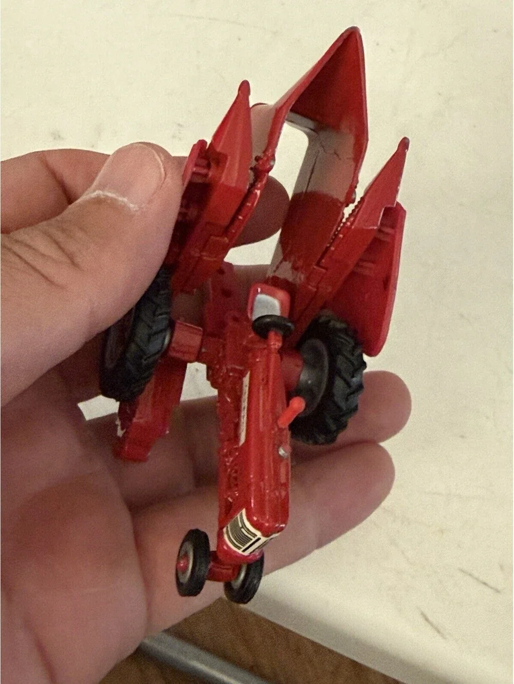 1/64 die-cast metal IH Farmall